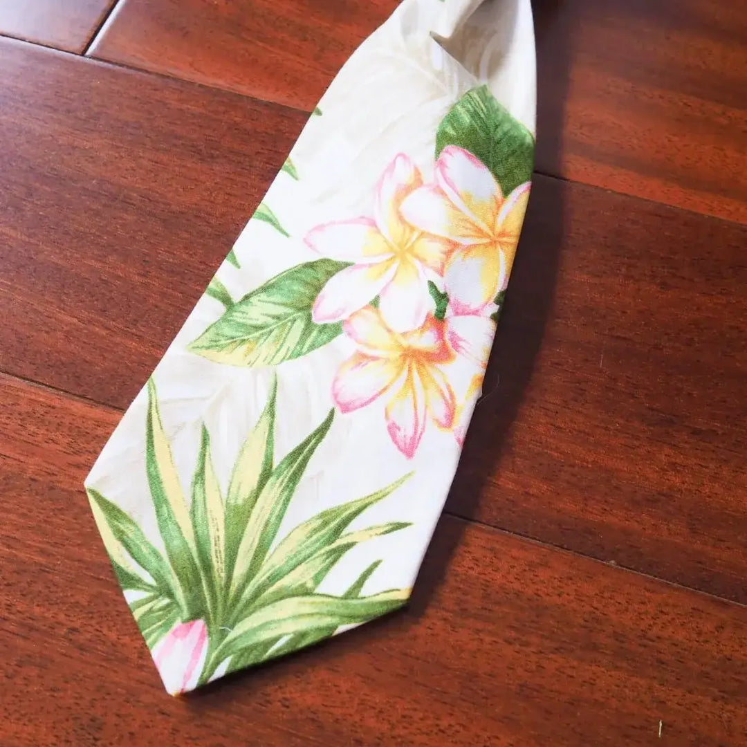 Gardens Creams Hawaiian Necktie - Made in Hawaii