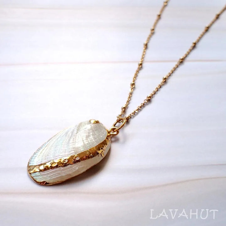 Creamy Mussel Seashell Hawaiian Pendant Necklace - Made in Hawaii