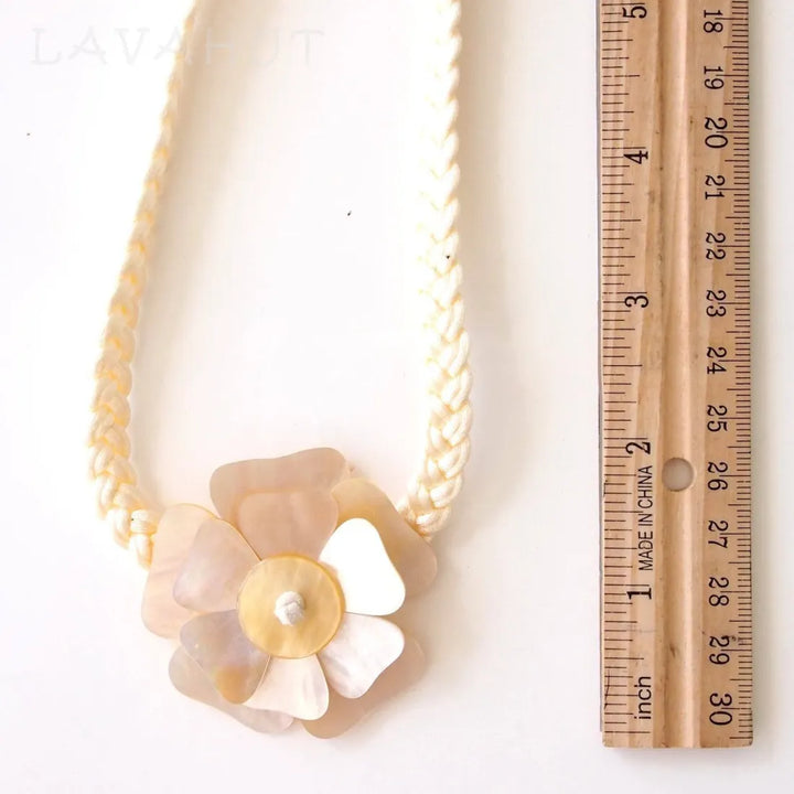 Island Blossom Cream Hawaiian Necklace - Made in Hawaii