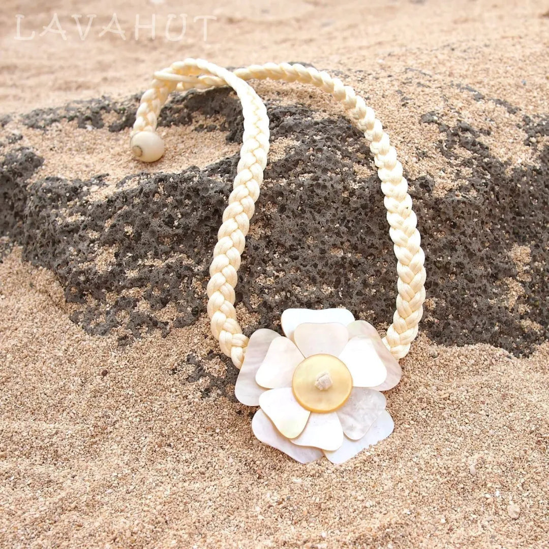 Island Blossom Cream Hawaiian Necklace - Made in Hawaii