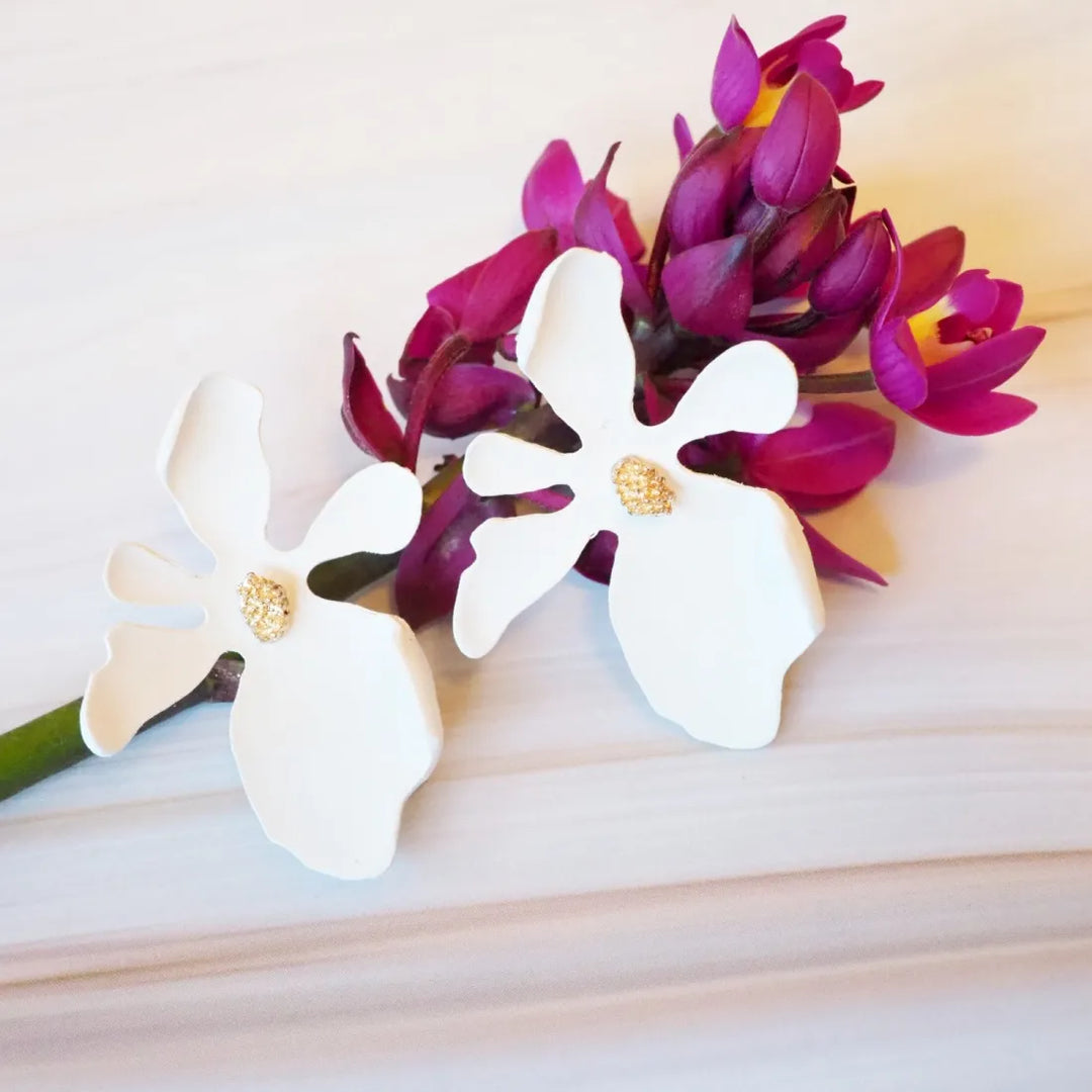 Kakaako White Island Flower Earrings - Made in Hawaii