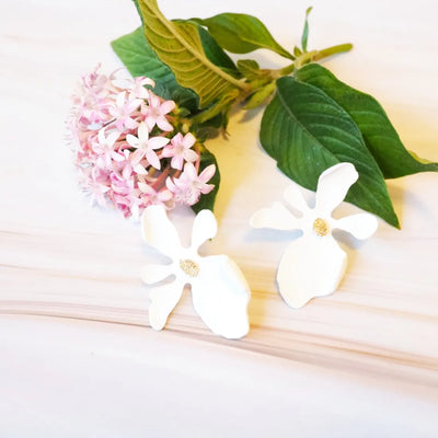 Kakaako White Island Flower Earrings - Made In Hawaii