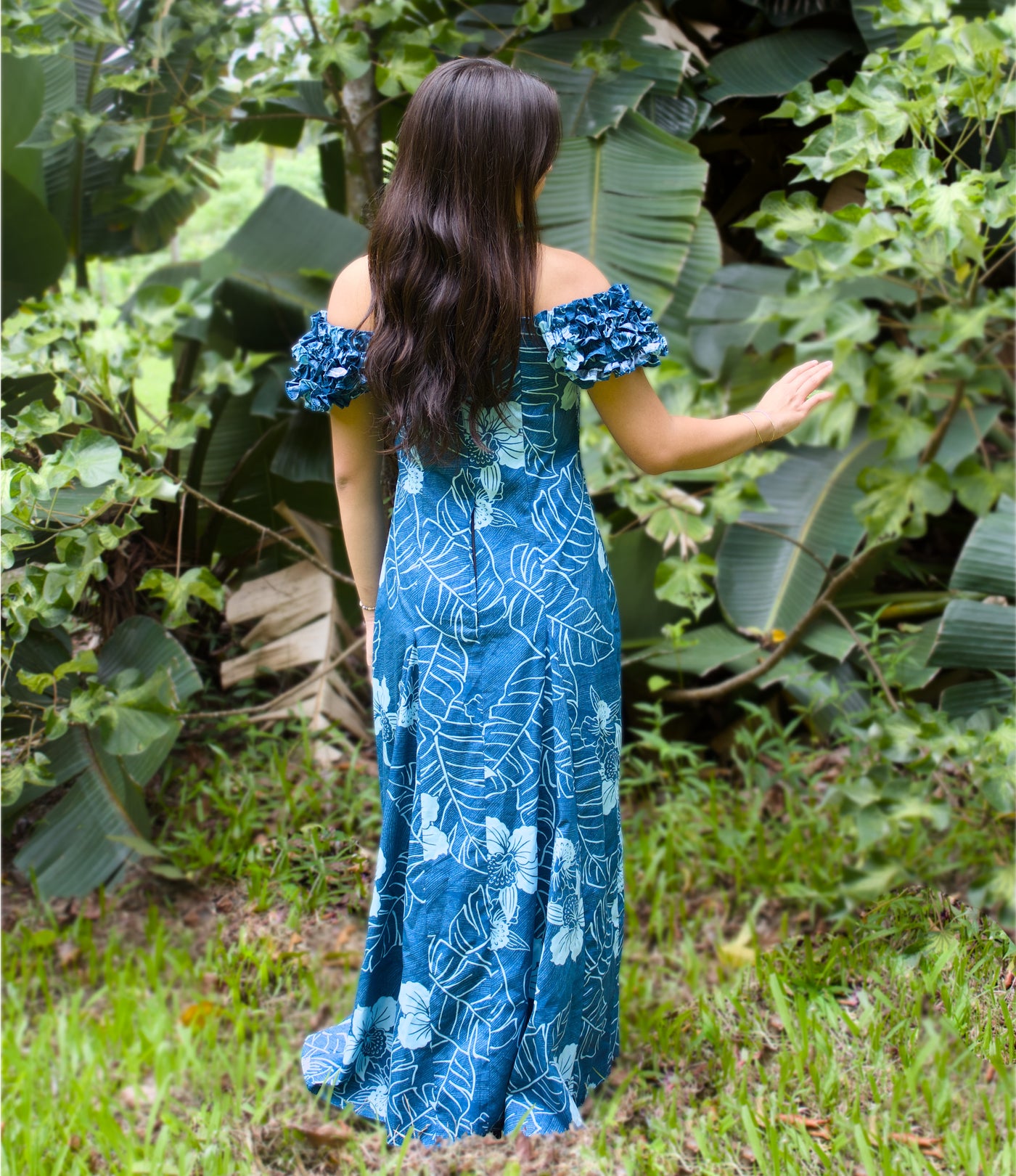 Ka'anapali Aqua Leilani Muumuu with Ruffled Cap Sleeves – Lavahut