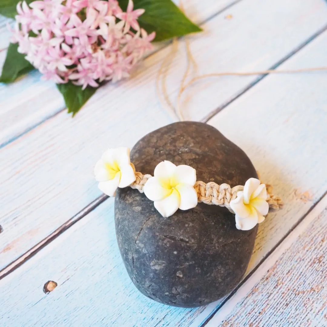 Plumeria Dream White Friendship Bracelet - Made in Hawaii