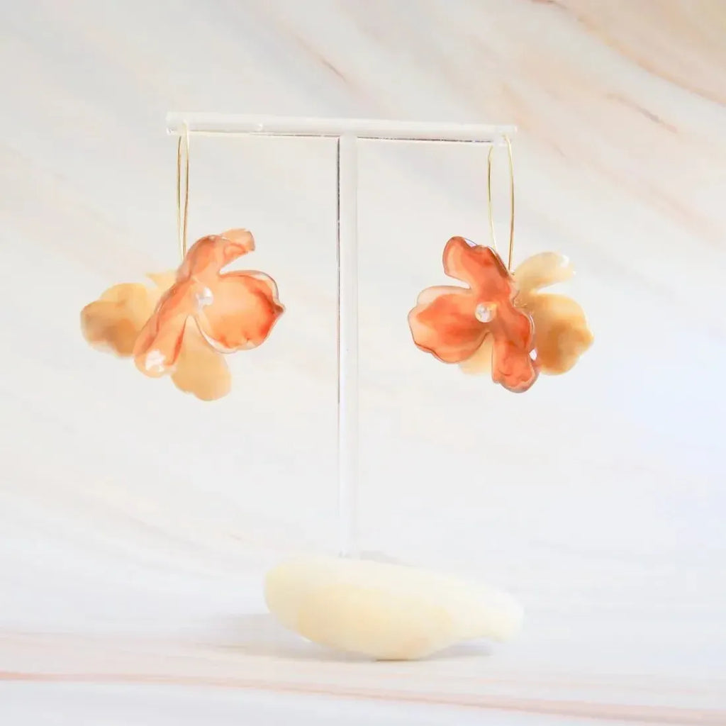 uluwehi-flower-earrings-brown-
