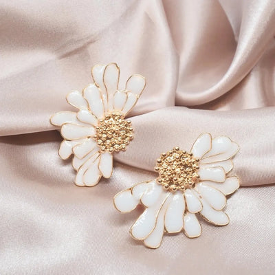 Wow White Flower Earrings - Made In Hawaii